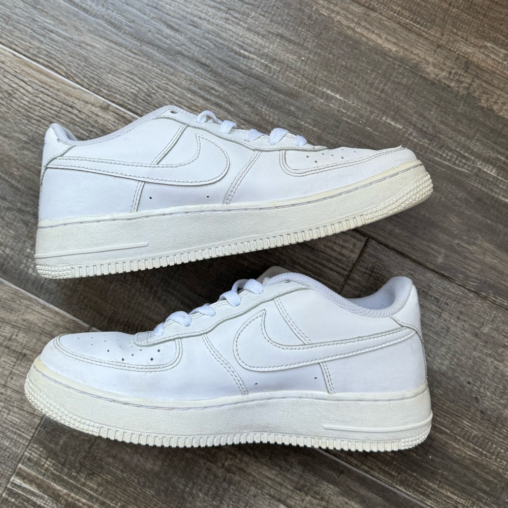 Nike Air Force 1 one white low af 6 7.5 - Picture 2 of 6